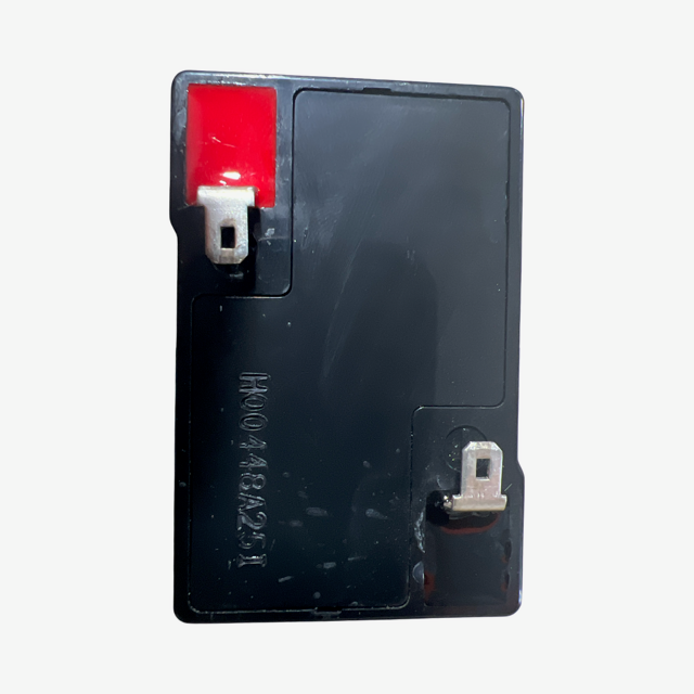 Marsden PT-500 6V 4.5Ah battery, showcasing voltage, capacity, and safety cautions.