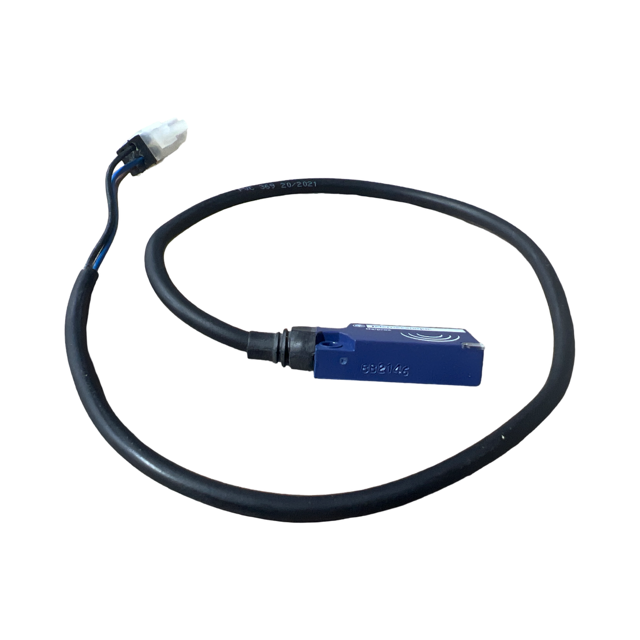 XS7F1A1PAL2 Inductive Proximity Sensor
