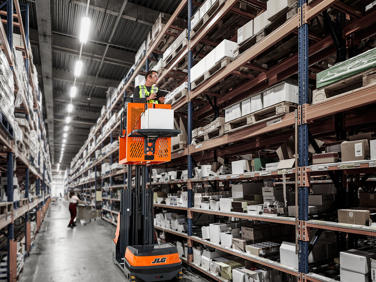 Medium Level Driveable Stock Picker JLG DSP-S